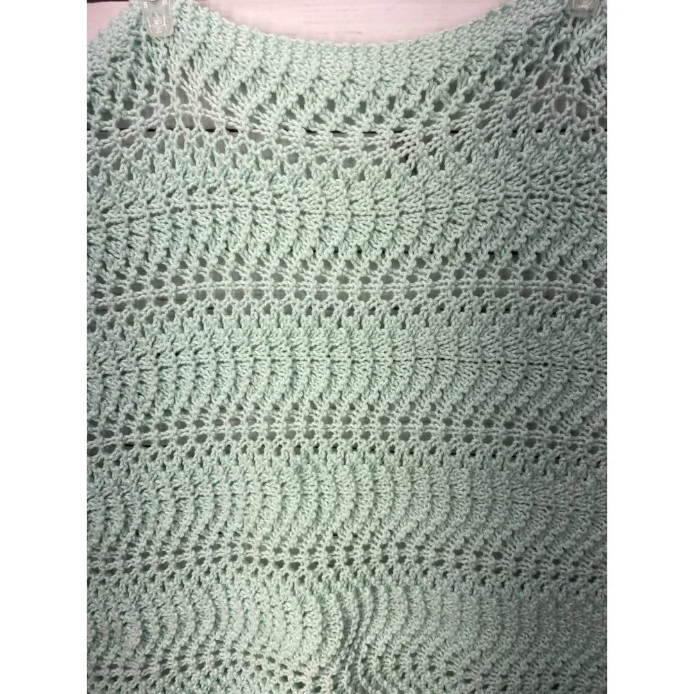 Handmade Crochet Baby Blanket Mint Green Scalloped Wave Pattern 35x35 Square